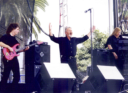 Tony Burrows performing at RetroFest, Santa Monica CA, August 14, 1999.  Copyright 1999 Jay S. Jacobs.