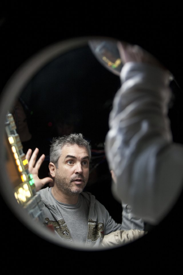 Director Alfonso Cuaron making "Gravity."