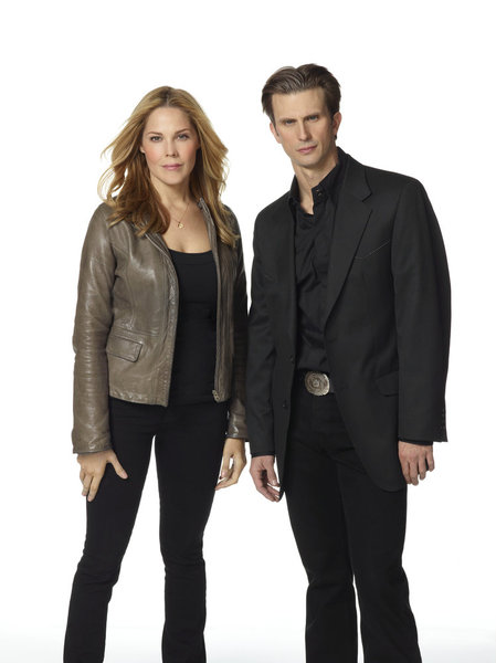IN PLAIN SIGHT -- Season:4 -- Pictured:(l-r) Mary McCormack as Mary Shannon, Frederick Weller as Marshall Mann -- Photo by: Robert Ascroft/USA Network 