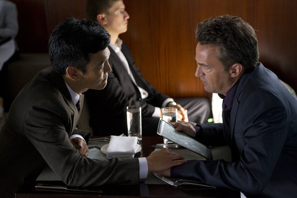 GO ON -- Episode 102 -- Pictured: (l-r) John Cho as Steven, Matthew Perry as Ryan King -- (Photo by: Justin Lubin/NBC)