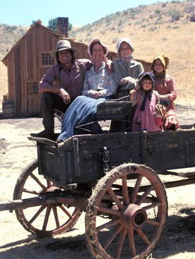 Little House on the Prairie - 1974 - l. to r.: Michael Landon, Karen Grassle, Melissa Sue Anderson, Lindsay Greenbush and Melissa Gilbert